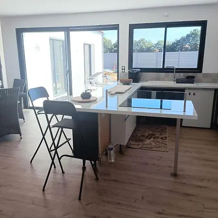 Maison Privee Avec Piscine 8mn De La Port Des Barques Soubise