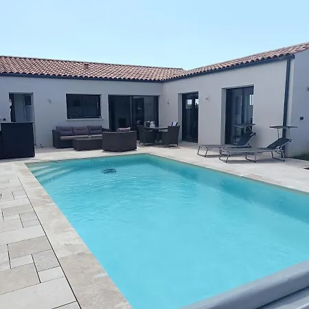Maison Privee Avec Piscine 8mn De La Port Des Barques Villa *